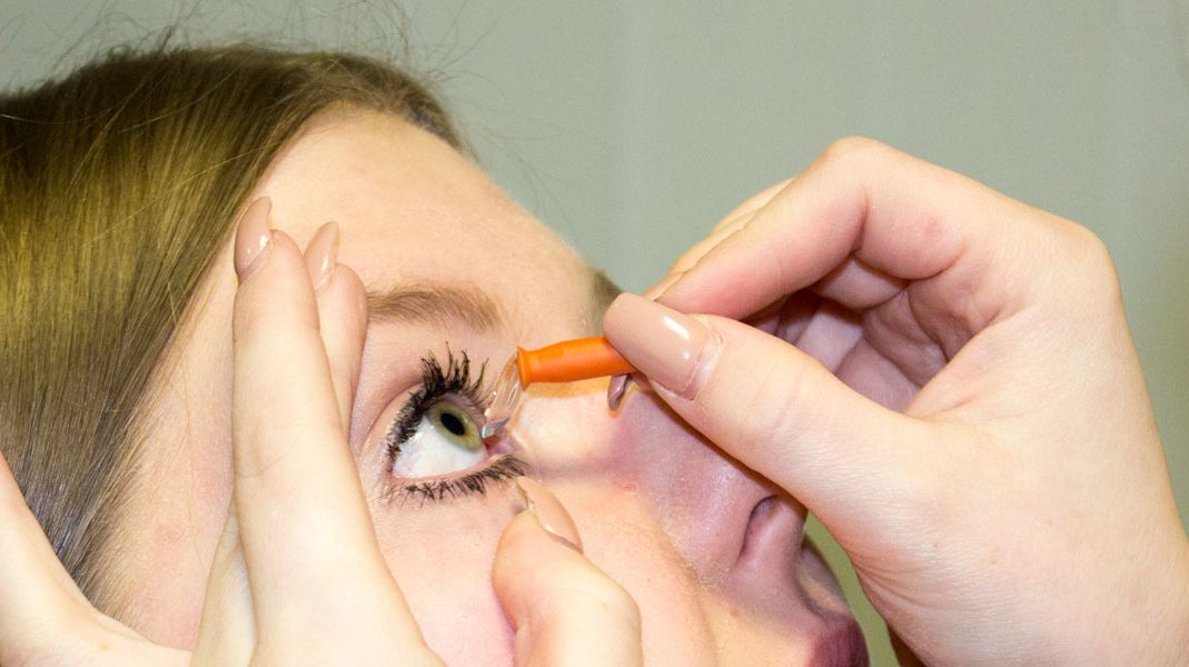 Augenoptik am Pferdemarkt Aurich Kontaktlinsen einsetzen